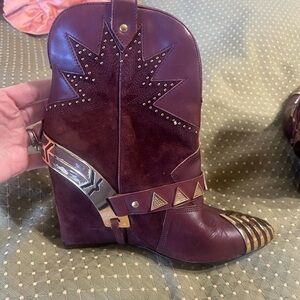 Ivy Kirzhner Leather Western Burgundy Leather Boots (Sz:7.5M)